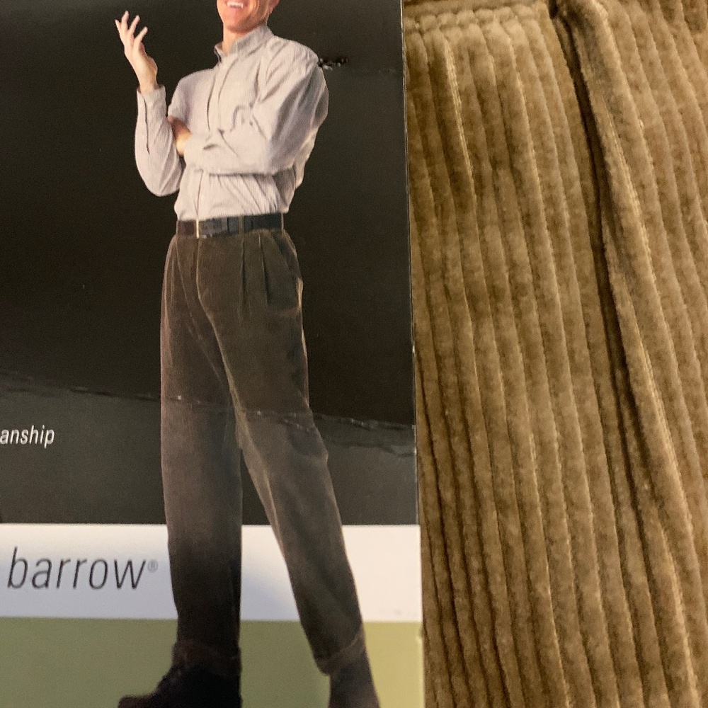 Croft&Barrow‎ men’s pleated and cuffed corduroys . NWT. Retail 40. Khaki color